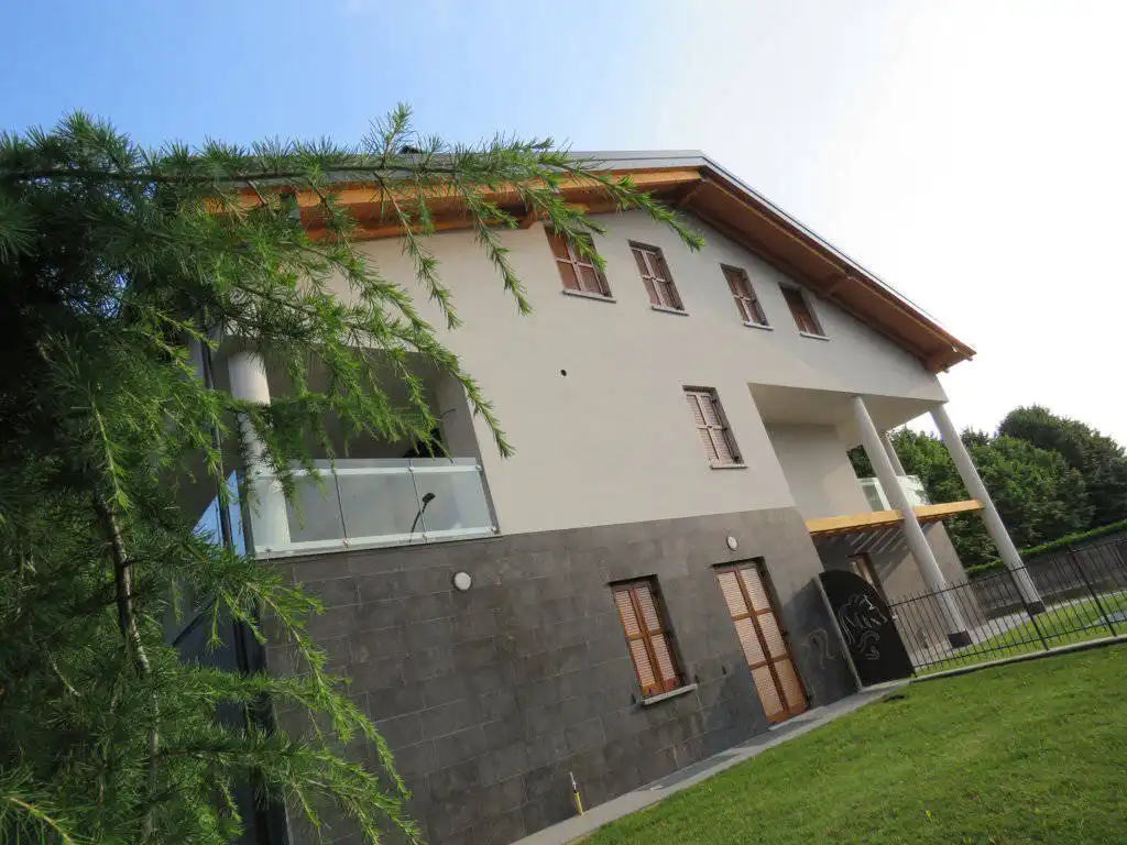 4-locali-con-terrazzo-in-vendita-a-Burago-di-Molgora-Brianza
