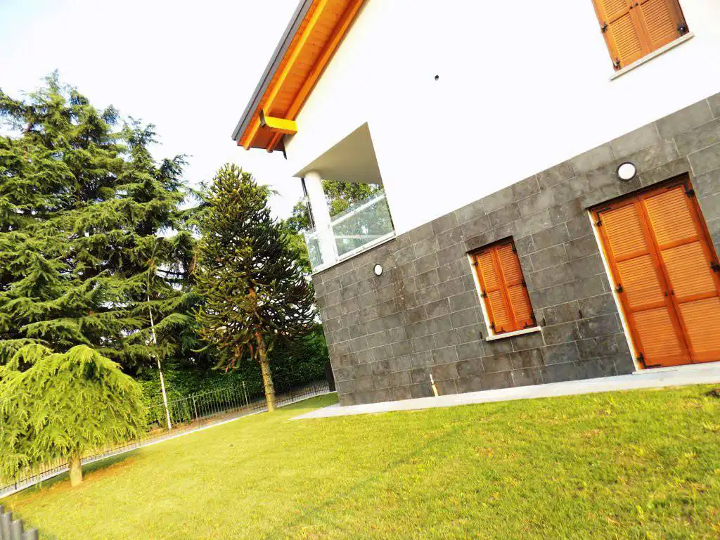 Case-in-vendita-a-Burago-Molgora-8