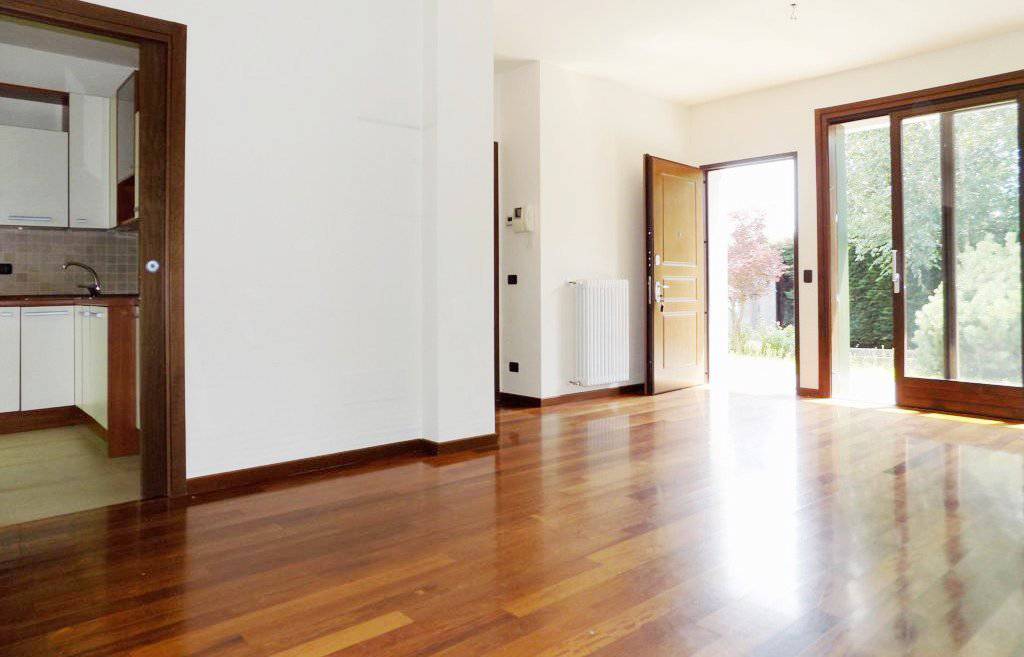 Case-in-vendita-con-giardino-a-Bernareggio-1