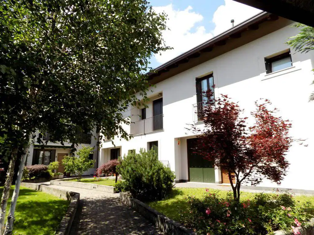 Case-in-vendita-con-giardino-a-Bernareggio-14