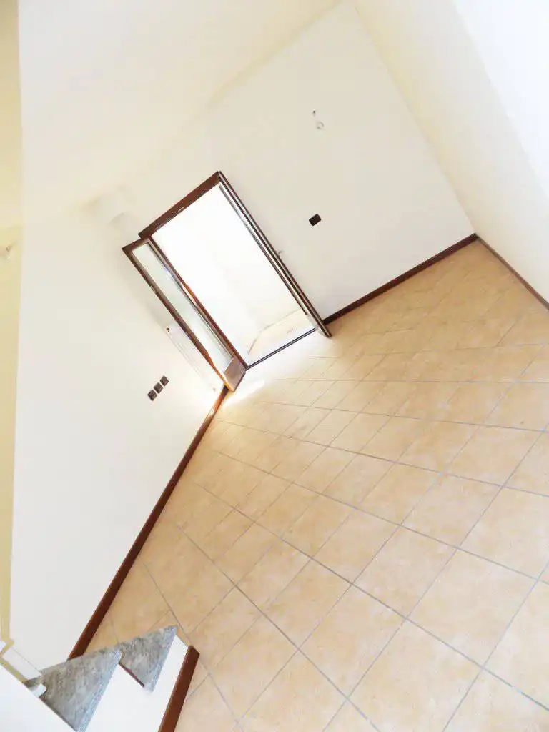 Case-in-vendita-con-giardino-a-Bernareggio-27