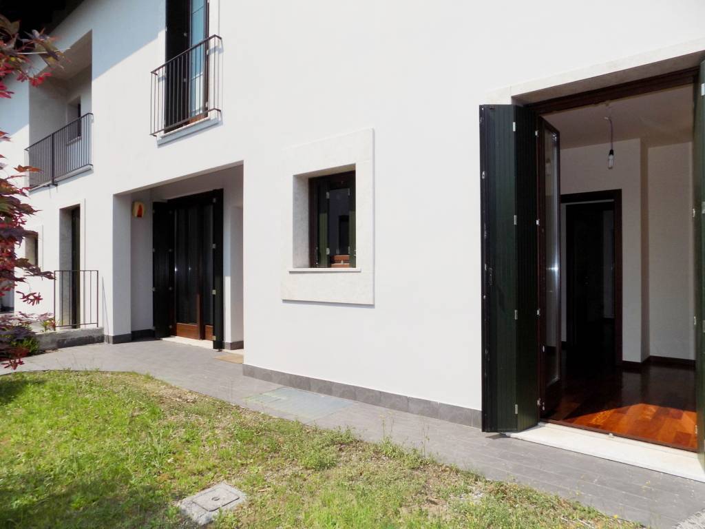 Case-in-vendita-con-giardino-a-Bernareggio-3