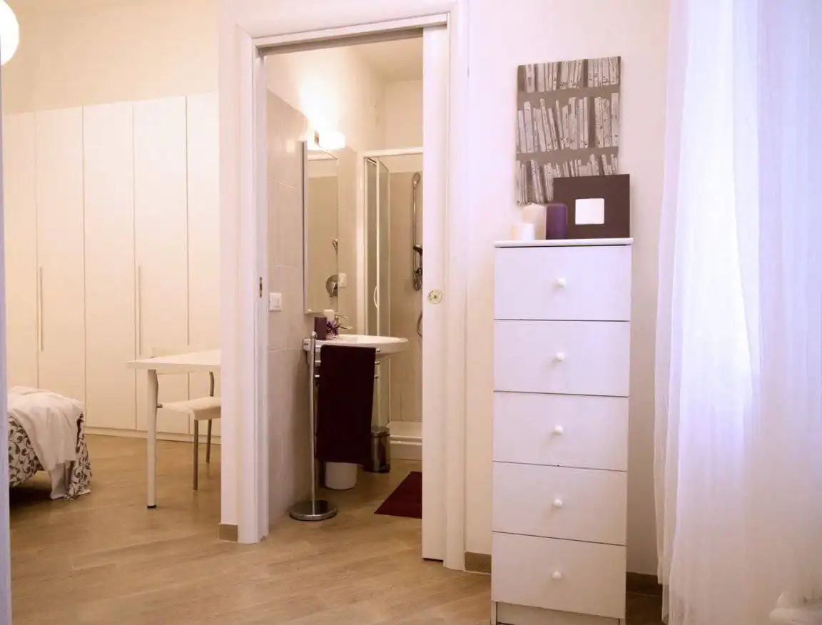 Una-casa-di-design-in-una-corte-a-Milano-10