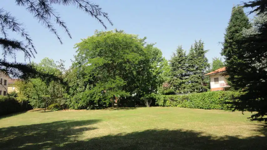 Villa-con-due-appartamenti-in-vendita-a-Cornate-d-Adda-1