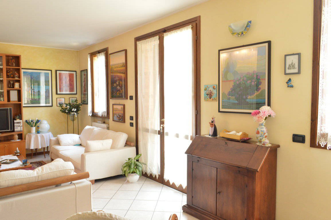 Villa-con-giardino-in-vendita-a-Busnago-3