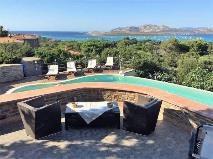 Villa con piscina in vendita a Stintino Sardegna main image