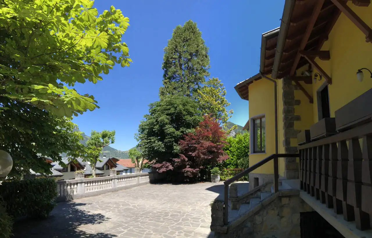 Villa-in-vendita-a-Barzio-3