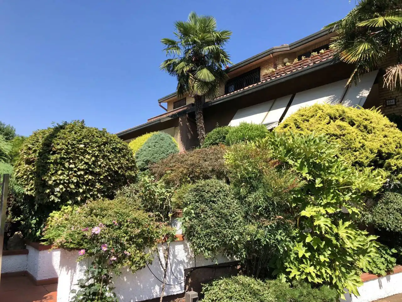 Villa in vendita a Caronno Pertusella