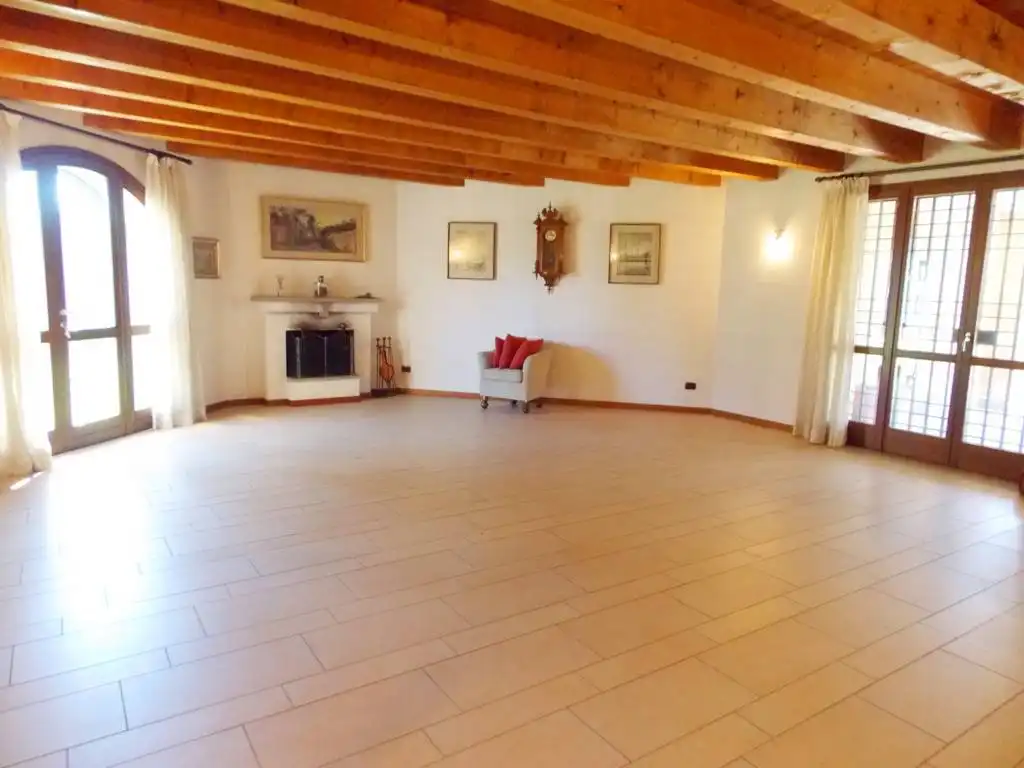 Villa-singola-in-vendita-a-Bernareggio-in-Brianza-32