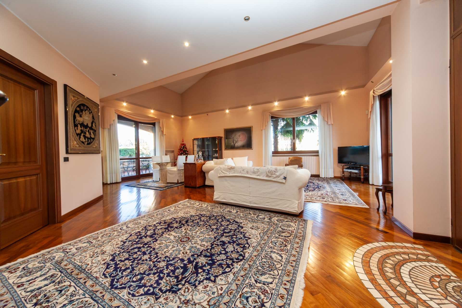 Villa-singola-in-vendita-a-Bernareggio (4)