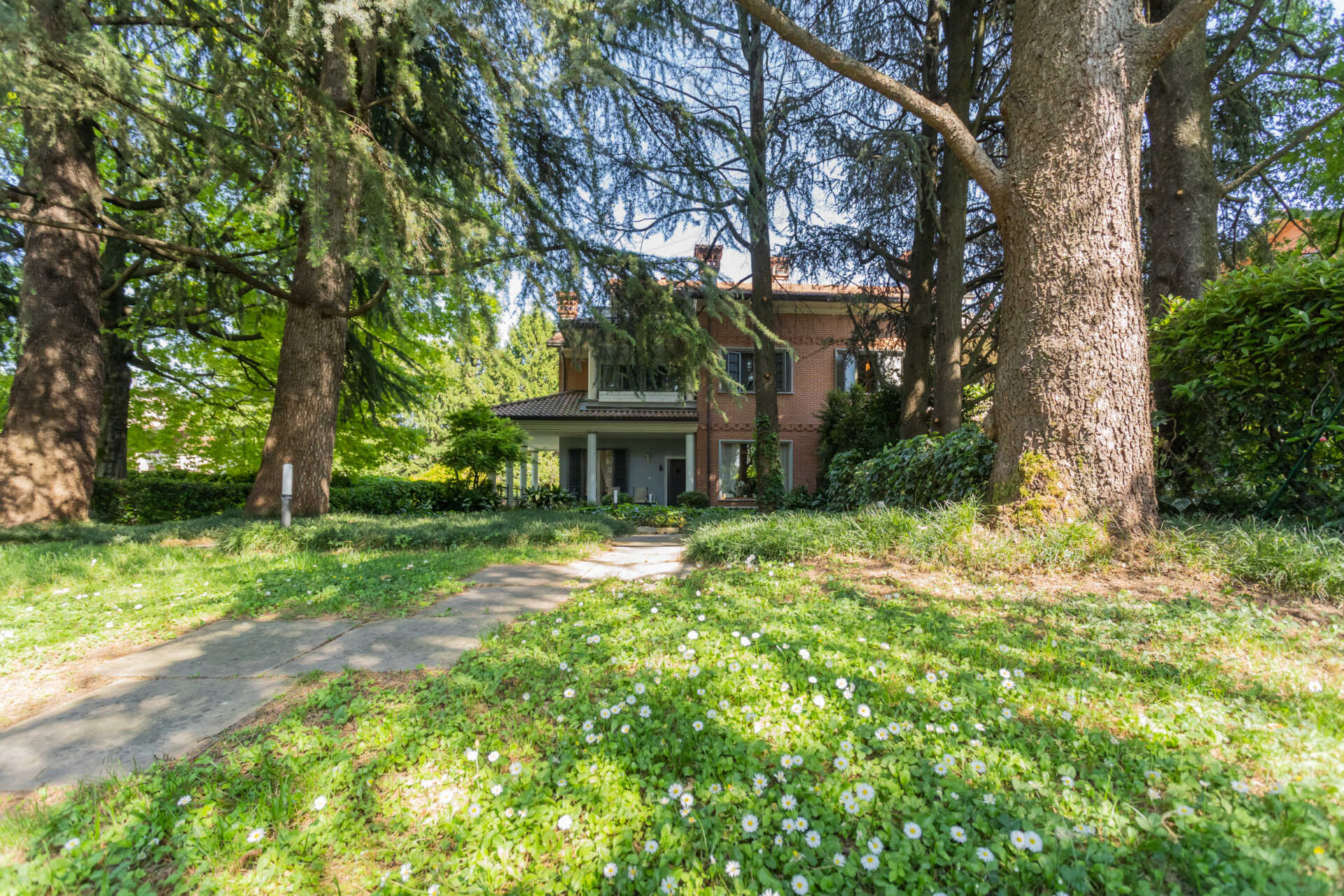 Agrate-Brianza-villa-in-vendita (14)