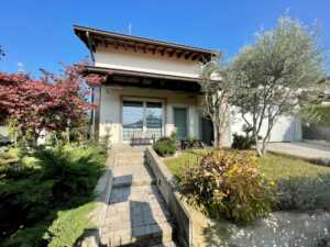 Moderna-villa-in-vendita-a-Bernareggio- Monza-e-Brianza