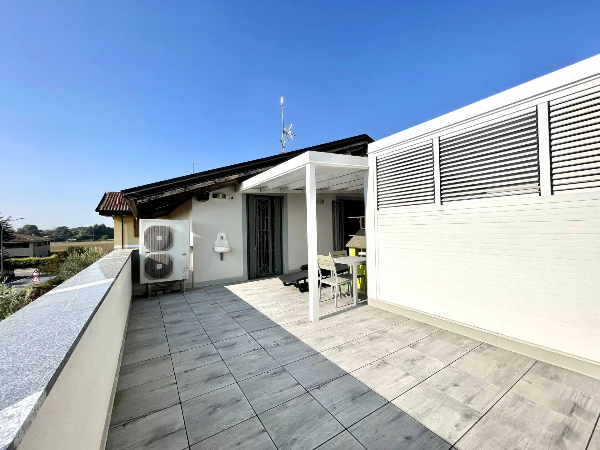 Moderna-villa-in-vendita-a-Bernareggio- Monza-e-Brianza (24)