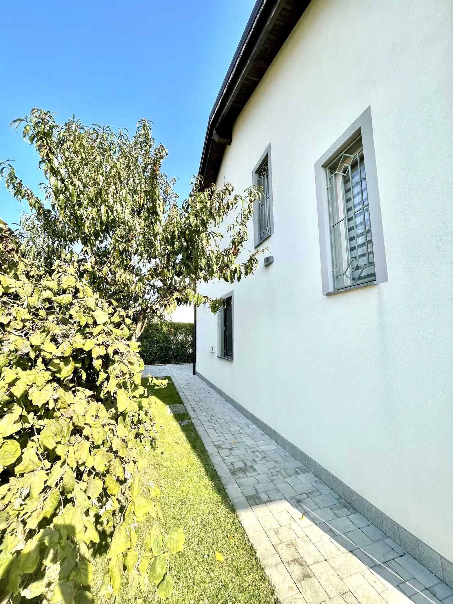 Moderna-villa-in-vendita-a-Bernareggio- Monza-e-Brianza (5)