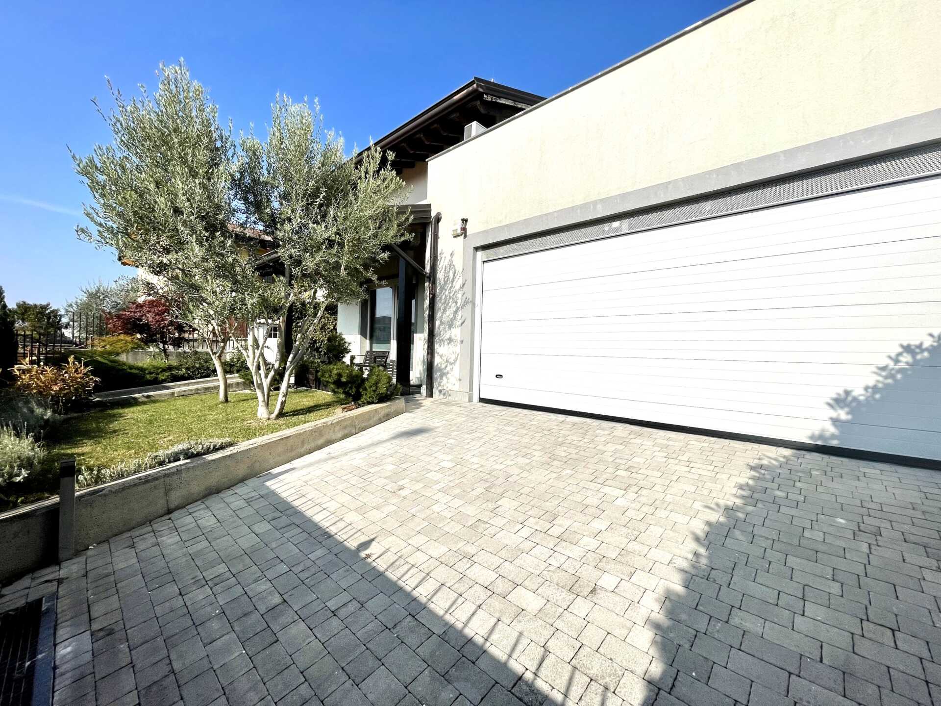 Moderna-villa-in-vendita-a-Bernareggio- Monza-e-Brianza (7)