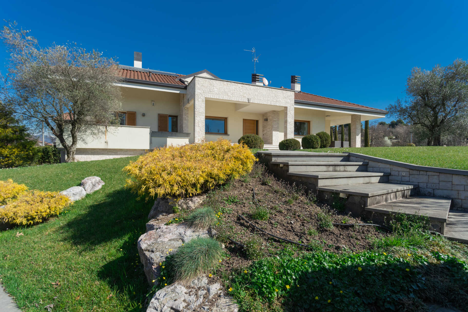 Villa in vendita a Brusaporto Bergamo ristrutturata con ascensore agenzia immobiliare milano brianza Casa&Style (13)