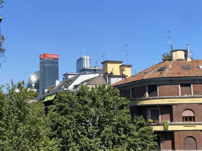Milano appartamento ultimo piano in vendita main image