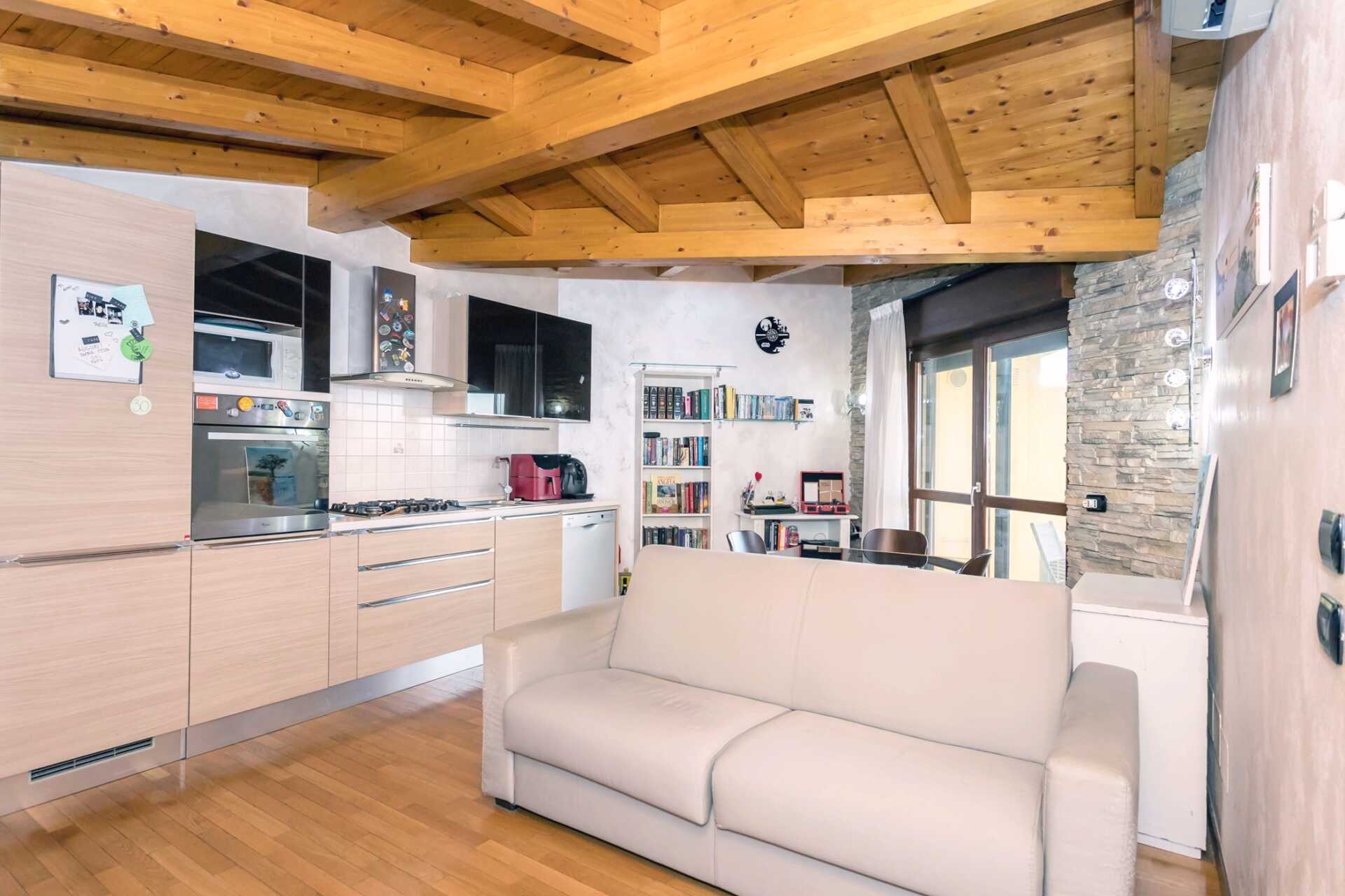 Appartamento in vendita a Busnago mansardato (2)