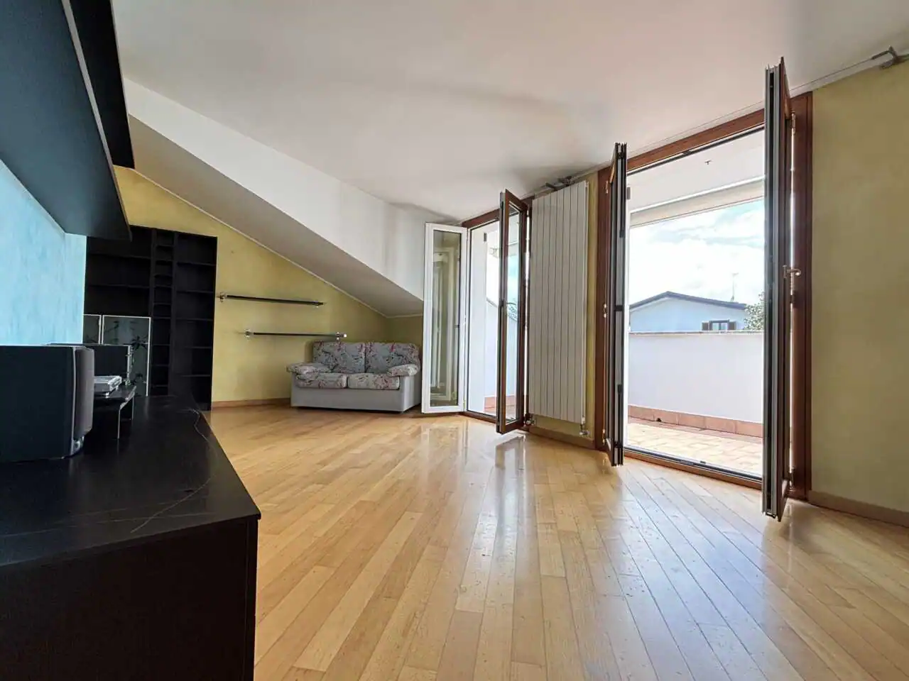 villa-in-vendita-a-camparada-con-2-appartamenti-2-locali (7)