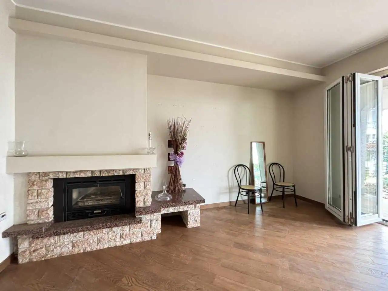 villa-in-vendita-a-camparada-con-2-appartamenti-4-locali (2)