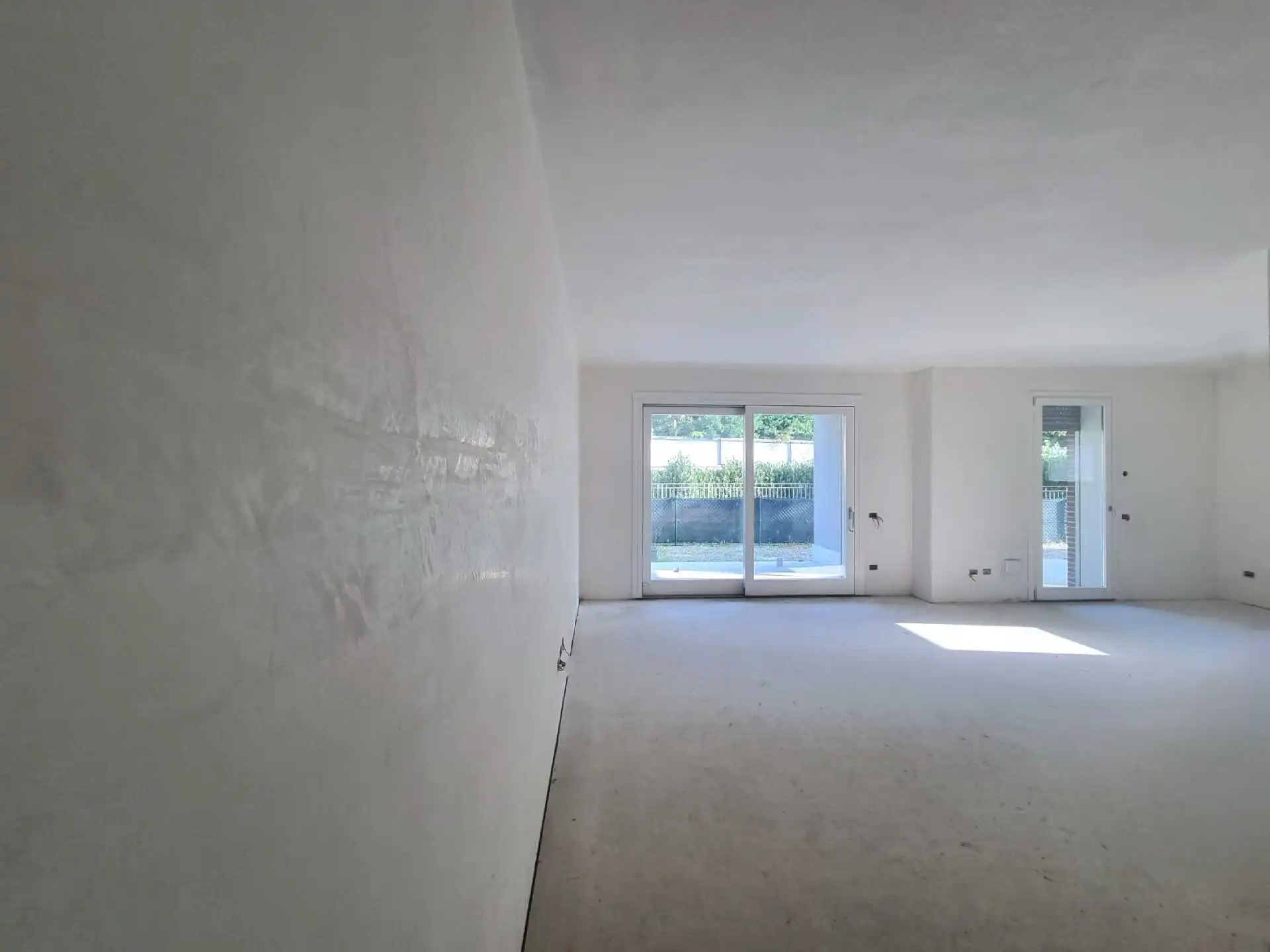 Merate vendesi in nuova costruzione 3 locali con giardino (10)