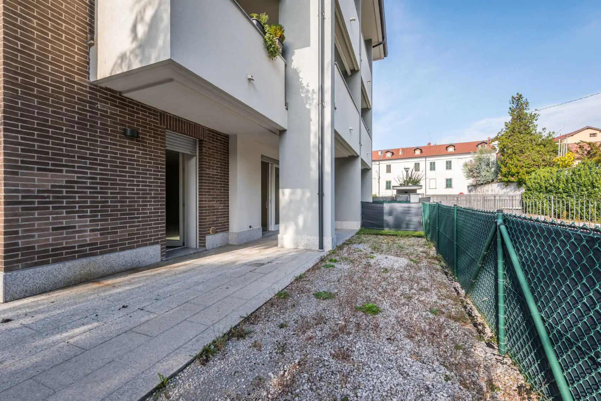 Merate vendesi in nuova costruzione 3 locali con giardino (18)