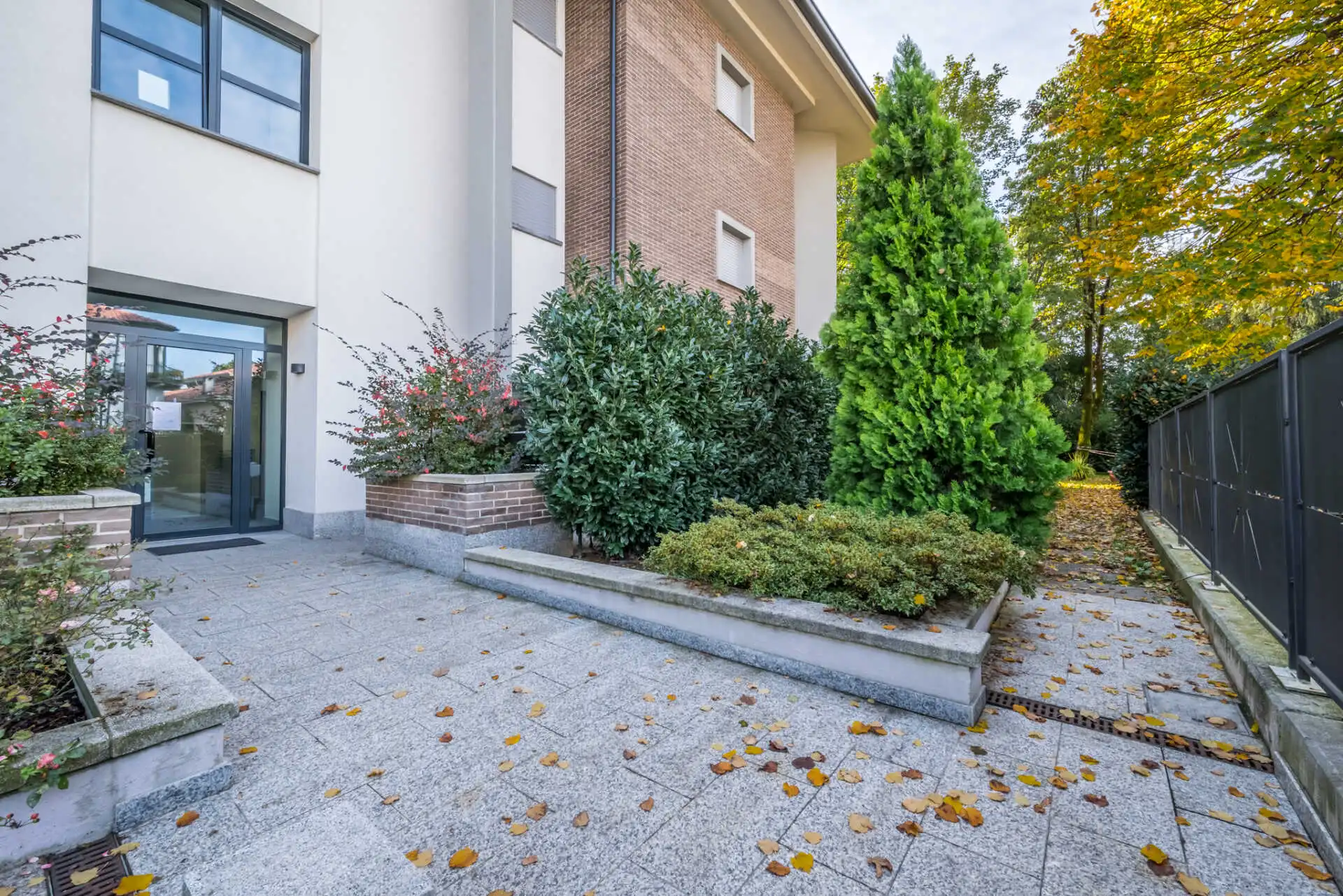 Merate vendesi in nuova costruzione 3 locali con giardino (25)