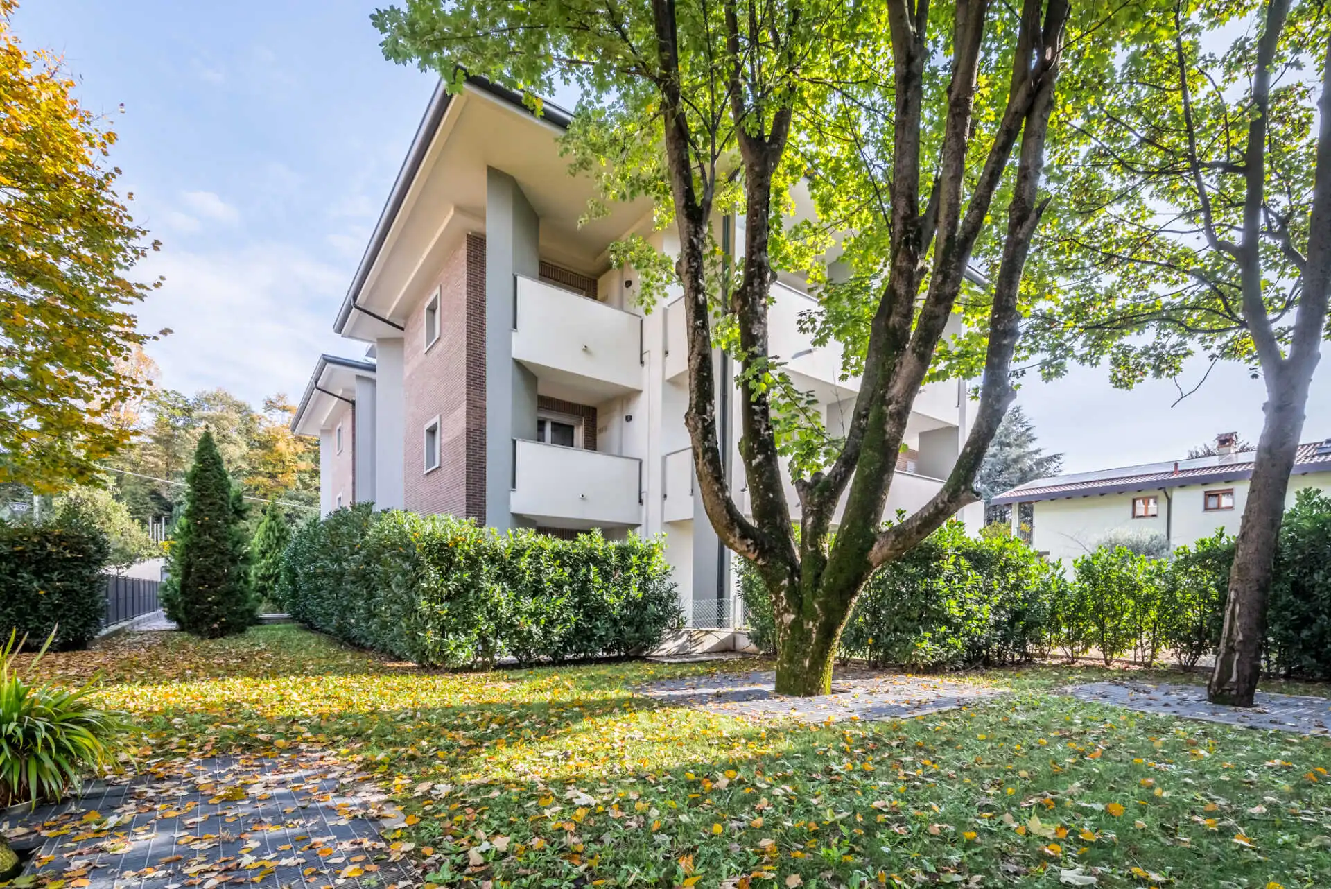 Merate vendesi in nuova costruzione 3 locali con giardino (27)