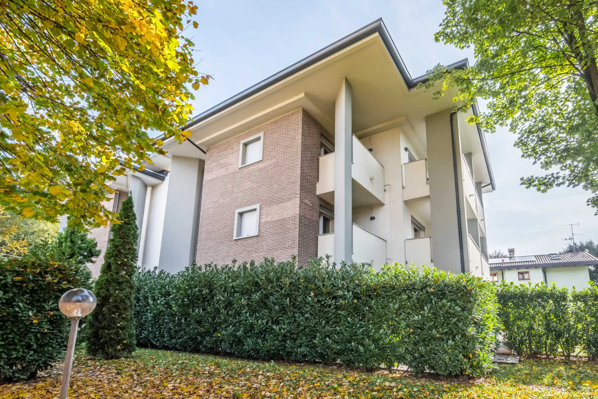 Merate vendesi in nuova costruzione 3 locali con giardino (28)