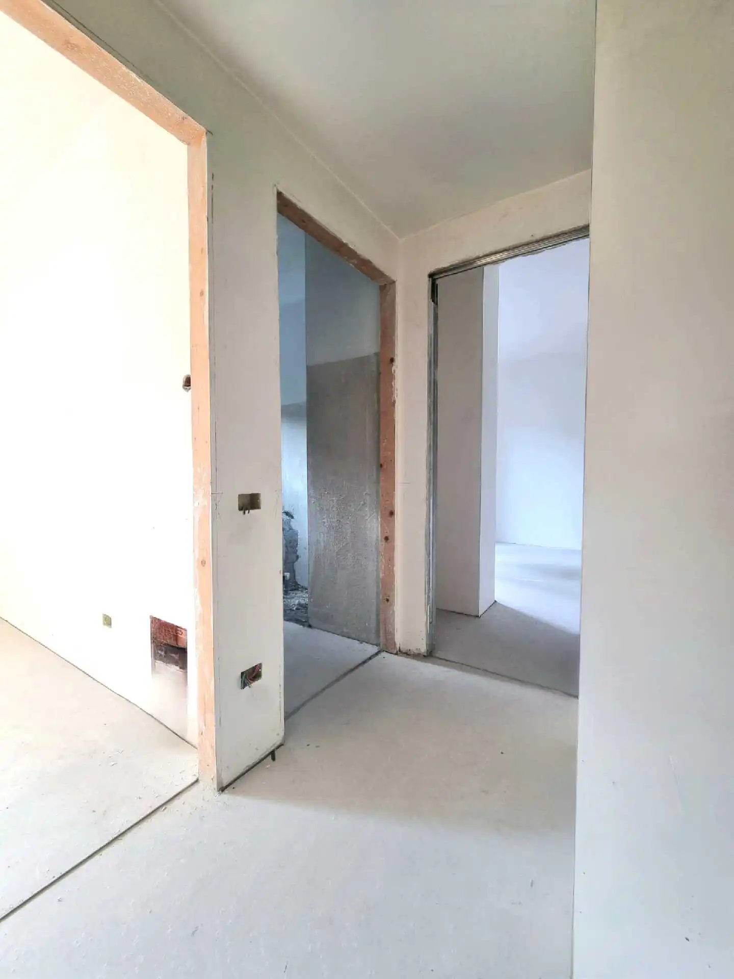 Merate vendesi in nuova costruzione 3 locali con giardino (3)