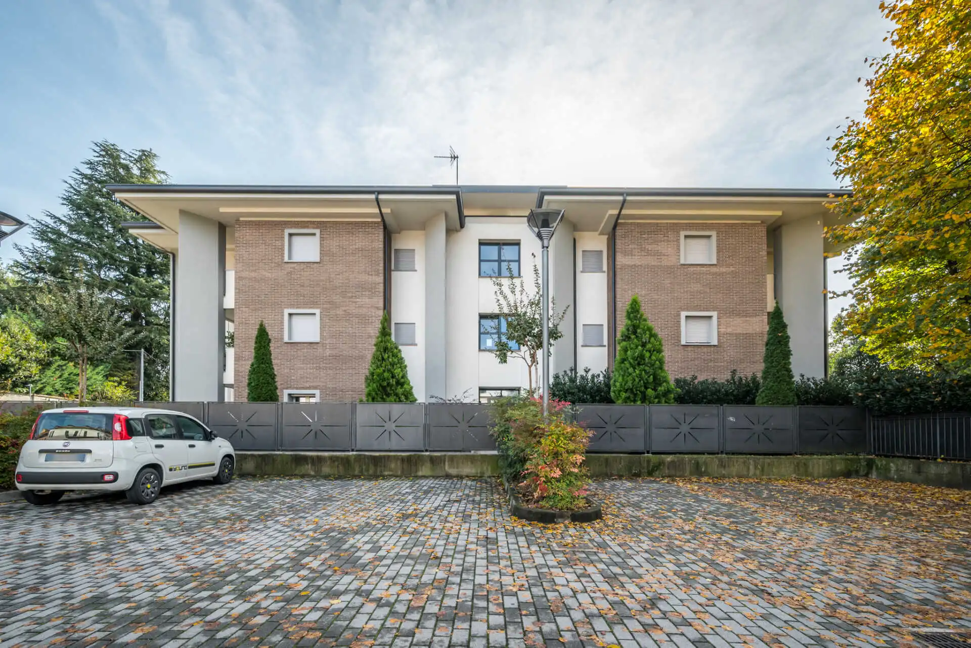 Merate vendesi in nuova costruzione 3 locali con giardino (31)