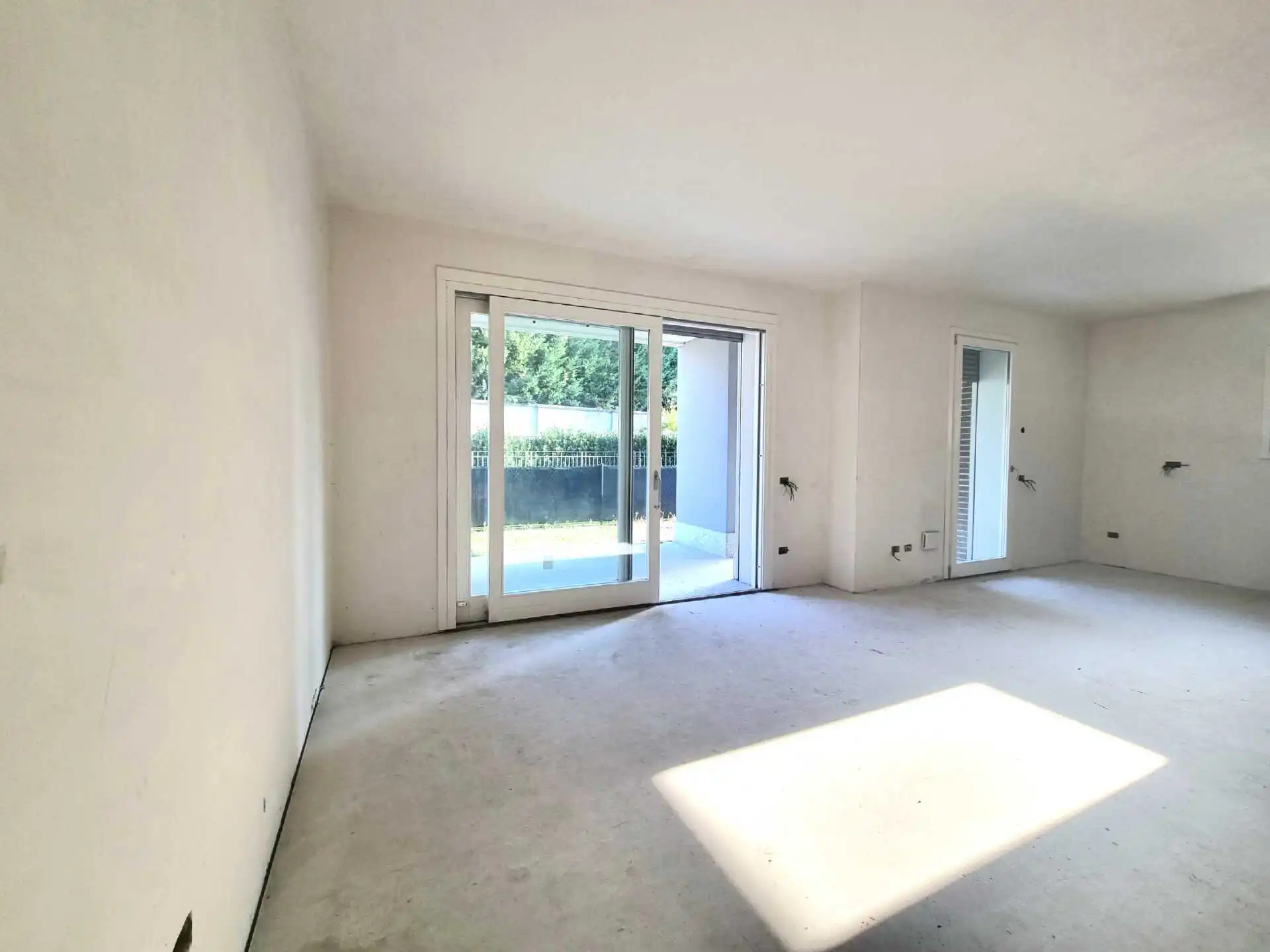 Merate vendesi in nuova costruzione 3 locali con giardino (4)