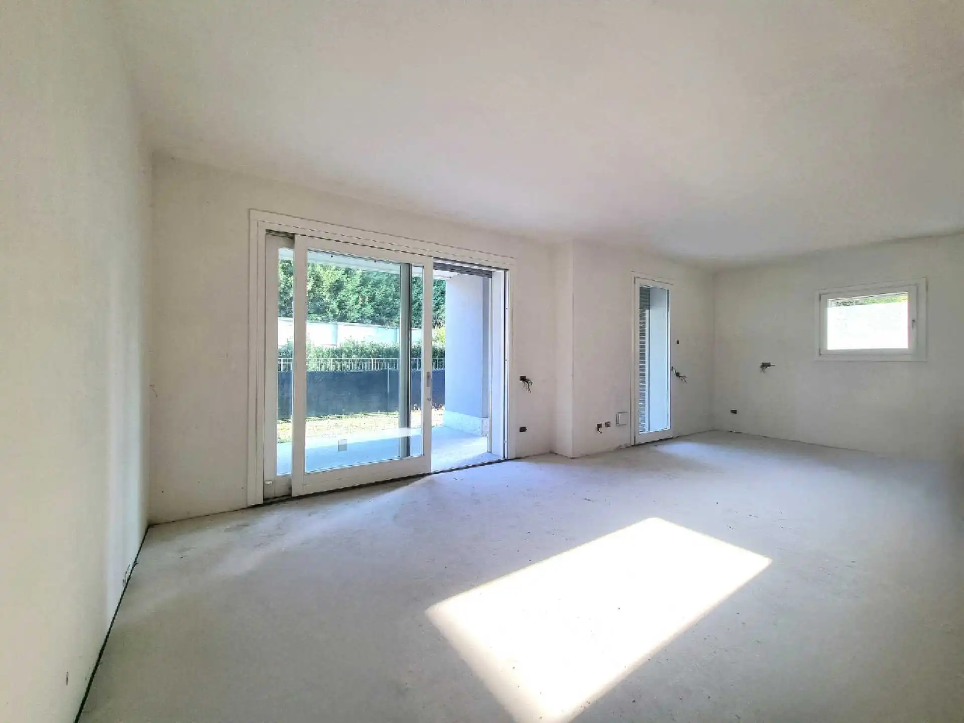 Merate vendesi in nuova costruzione 3 locali con giardino (5)