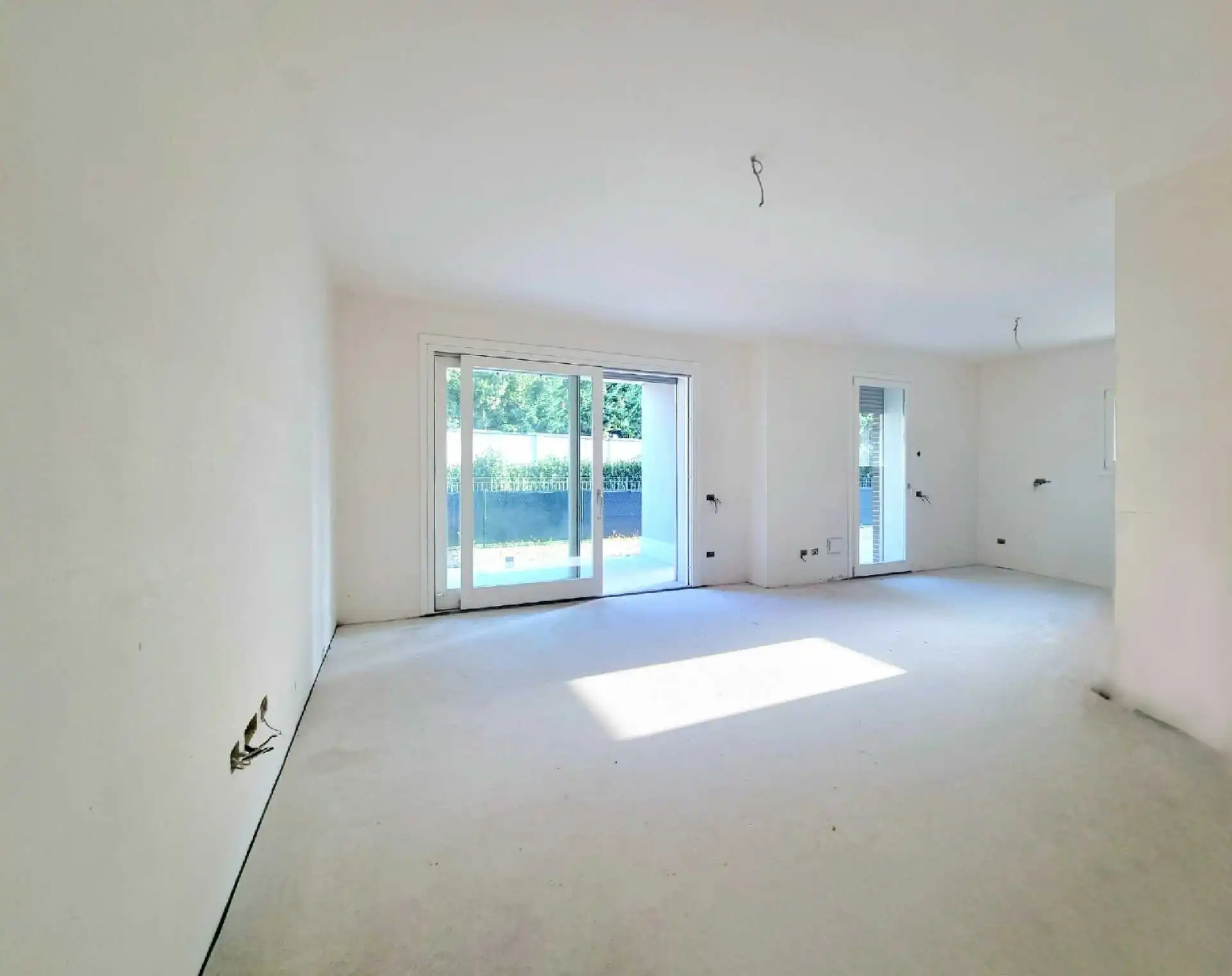 Merate vendesi in nuova costruzione 3 locali con giardino (6)