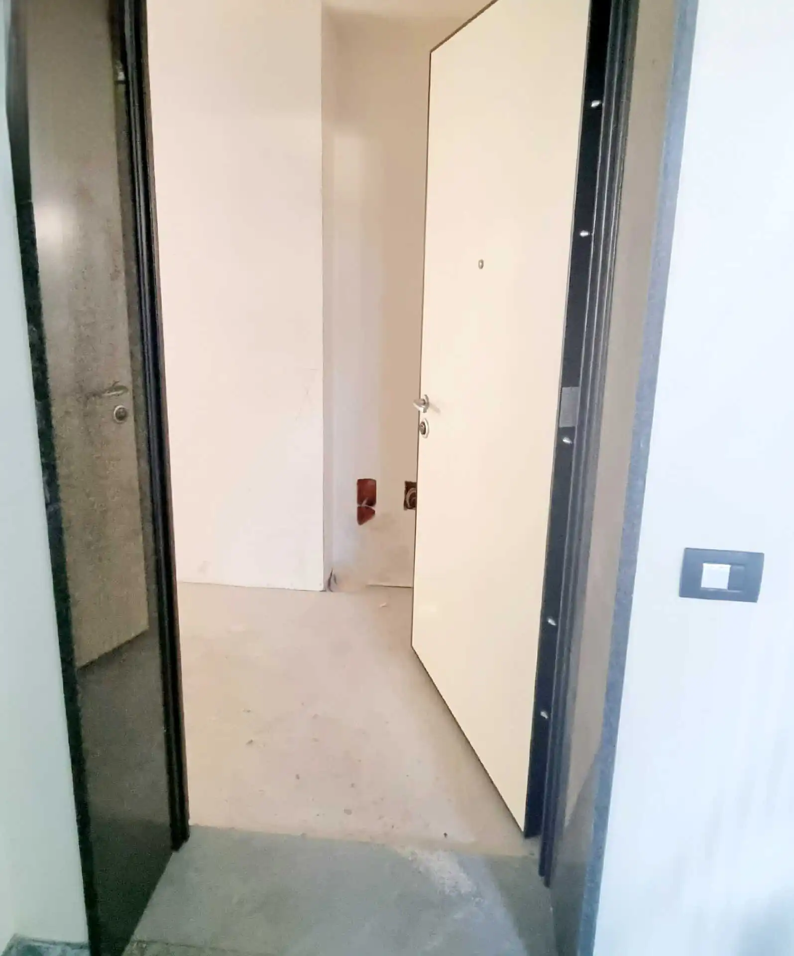 Merate vendesi in nuova costruzione 3 locali con giardino (9)