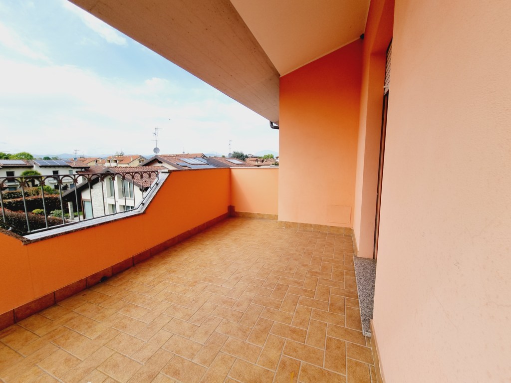 appartamento-in-vendita-a-bernareggio-ultimo-piano-immobiliare-milano-e-brianza-casa&style (1)