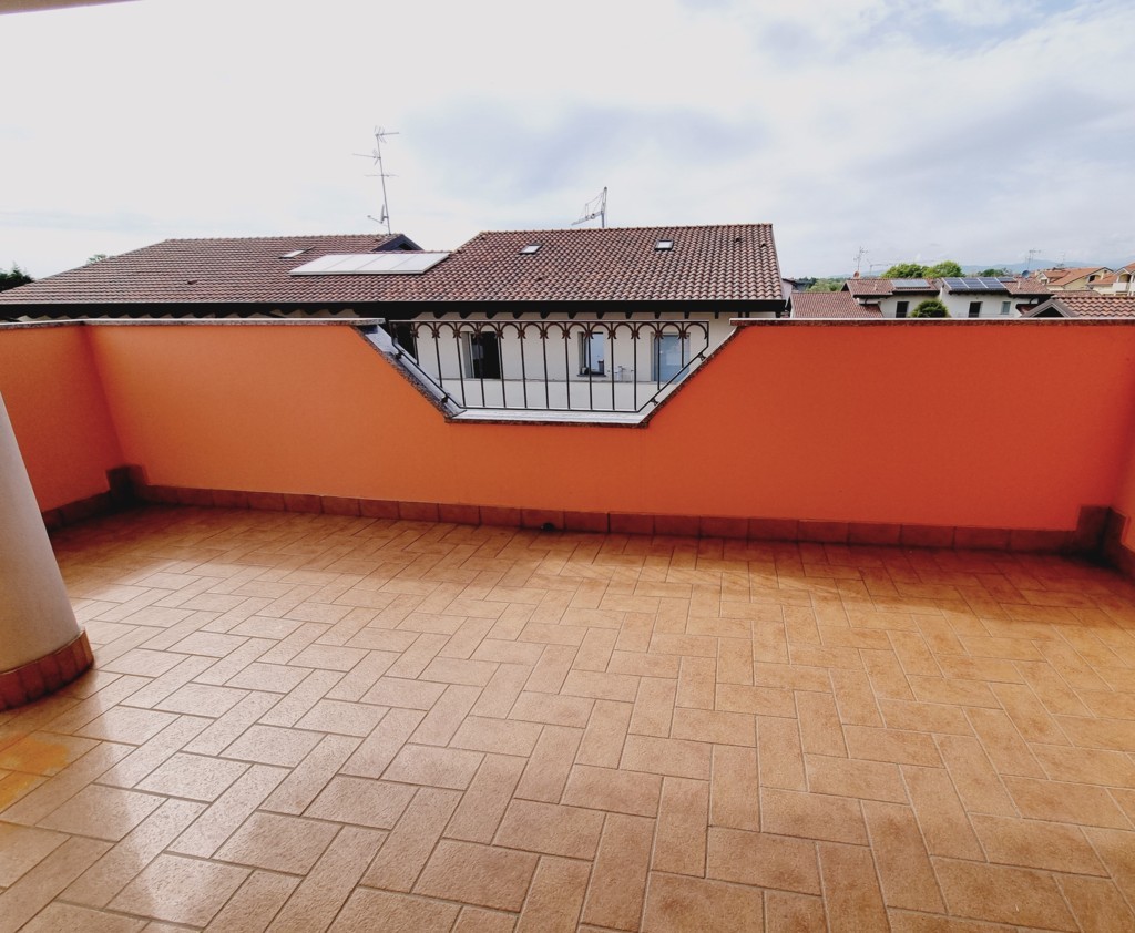 appartamento-in-vendita-a-bernareggio-ultimo-piano-immobiliare-milano-e-brianza-casa&style (16)