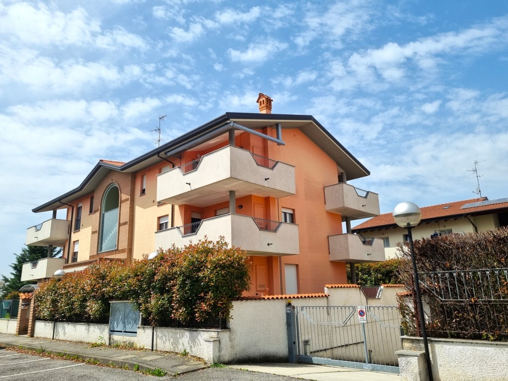 appartamento-in-vendita-a-bernareggio-ultimo-piano-immobiliare-milano-e-brianza-casa&style (4)