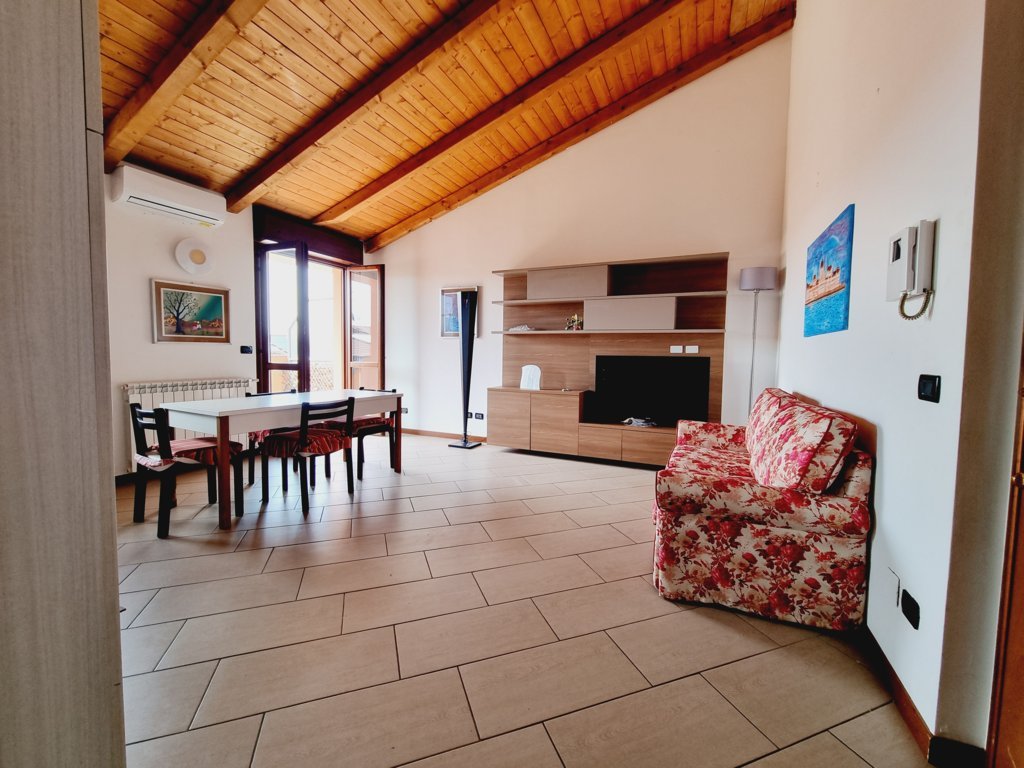 appartamento-in-vendita-a-bernareggio-ultimo-piano-immobiliare-milano-e-brianza-casa&style (7)