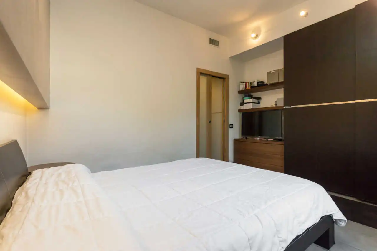 splendida-villa-con-piscina-in-vendita-a-usmate-velate-agenzia-immobiliare-milano-brianza-casa&style 16