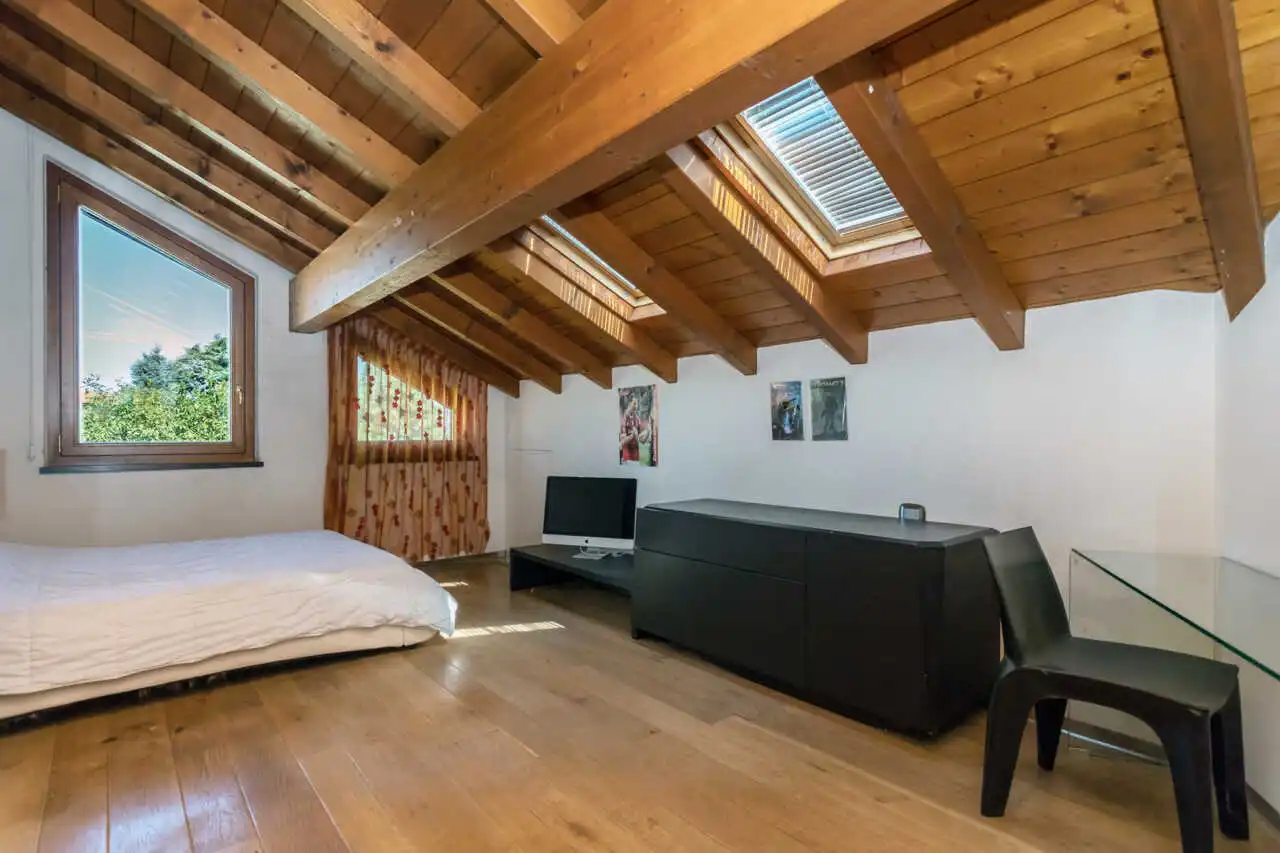 splendida-villa-con-piscina-in-vendita-a-usmate-velate-agenzia-immobiliare-milano-brianza-casa&style 33