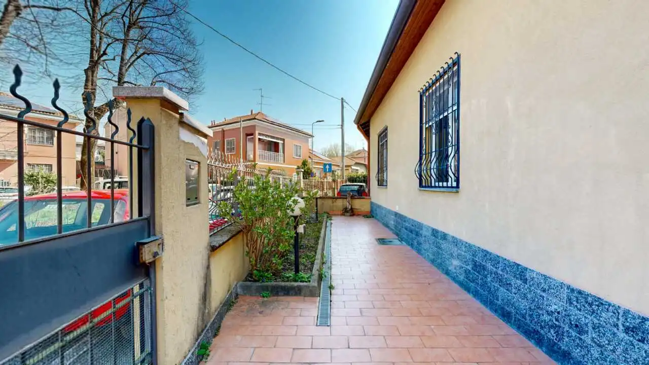 villa-a-cusano-milanino-in-vendita-porzione-bifamiliare-casa&style-agenzia-immobiliare-milano-brianza-40