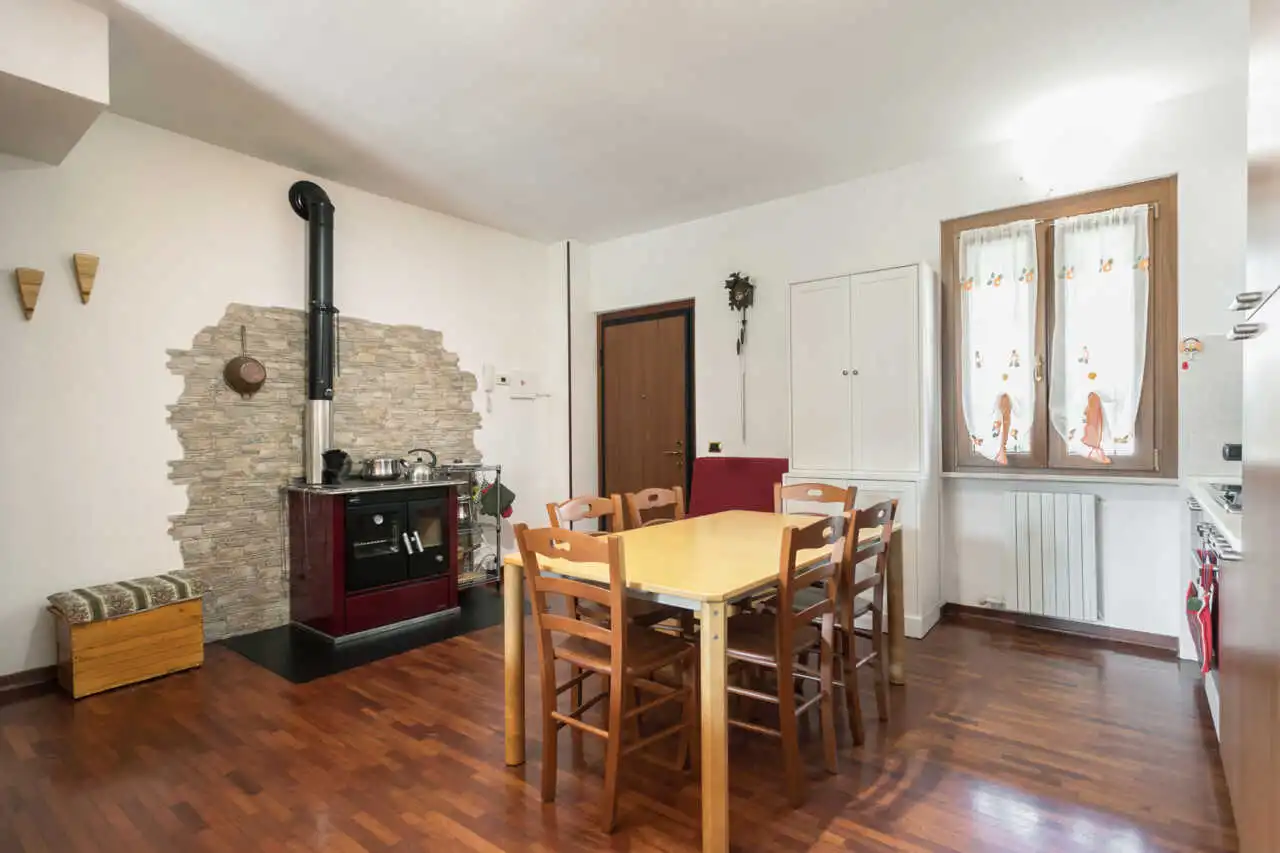 villa-di-testa-in-vendita-a-ornago-monza-e-brianza-casa&style-agenzia-immobiliare-milano-e-brianza-2
