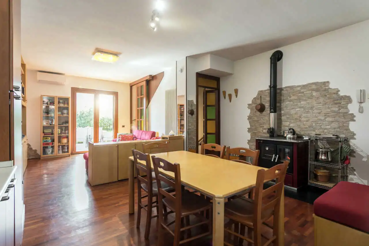 villa-di-testa-in-vendita-a-ornago-monza-e-brianza-casa&style-agenzia-immobiliare-milano-e-brianza-3