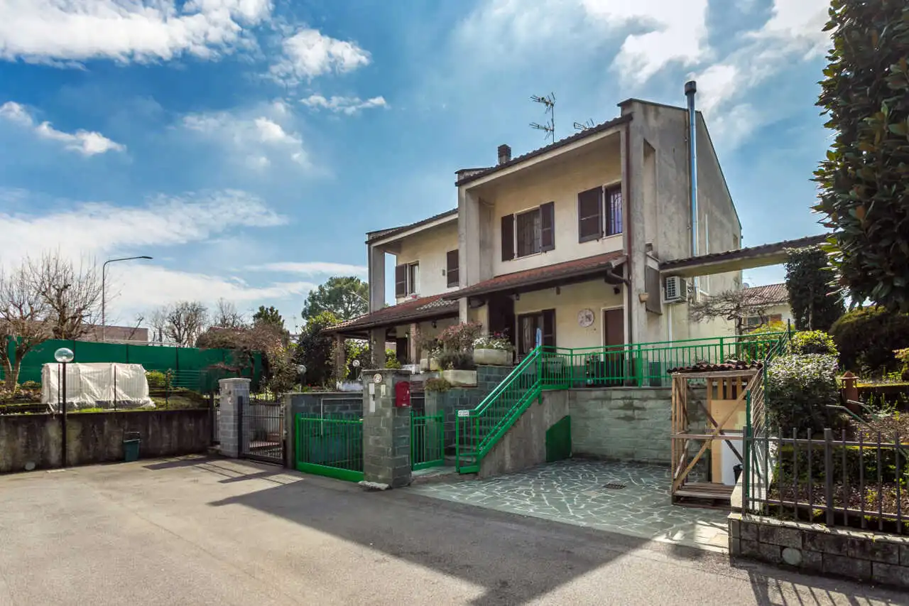 villa-di-testa-in-vendita-a-ornago-monza-e-brianza-casa&style-agenzia-immobiliare-milano-e-brianza-36
