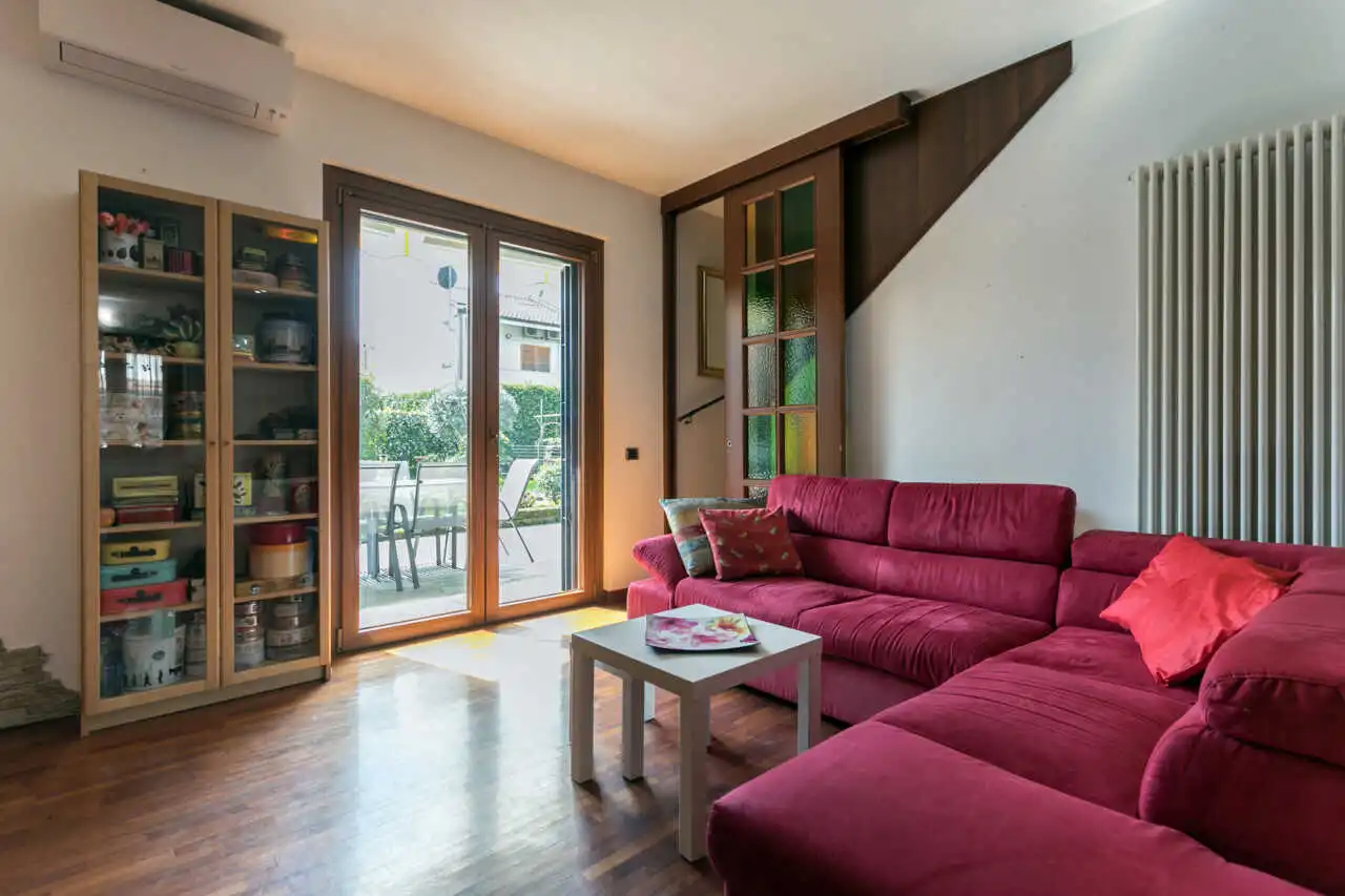 villa-di-testa-in-vendita-a-ornago-monza-e-brianza-casa&style-agenzia-immobiliare-milano-e-brianza-7