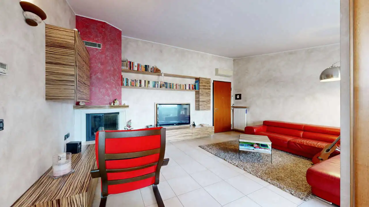 appartamento-a-lissone-ultimo-piano-con-terrazzo-monza-e-brianza (12)