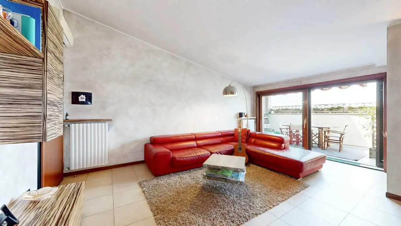 appartamento-a-lissone-ultimo-piano-con-terrazzo-monza-e-brianza (14)