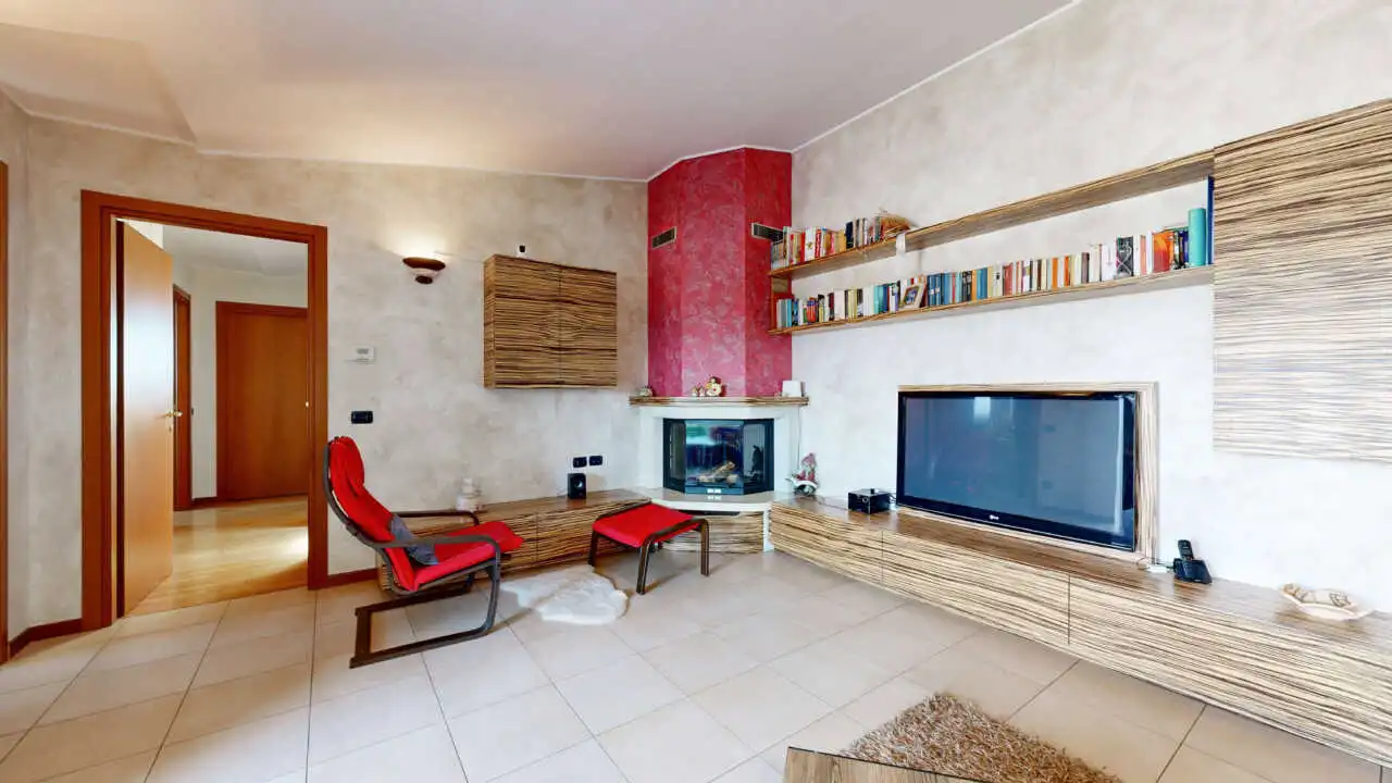 appartamento-a-lissone-ultimo-piano-con-terrazzo-monza-e-brianza (16)