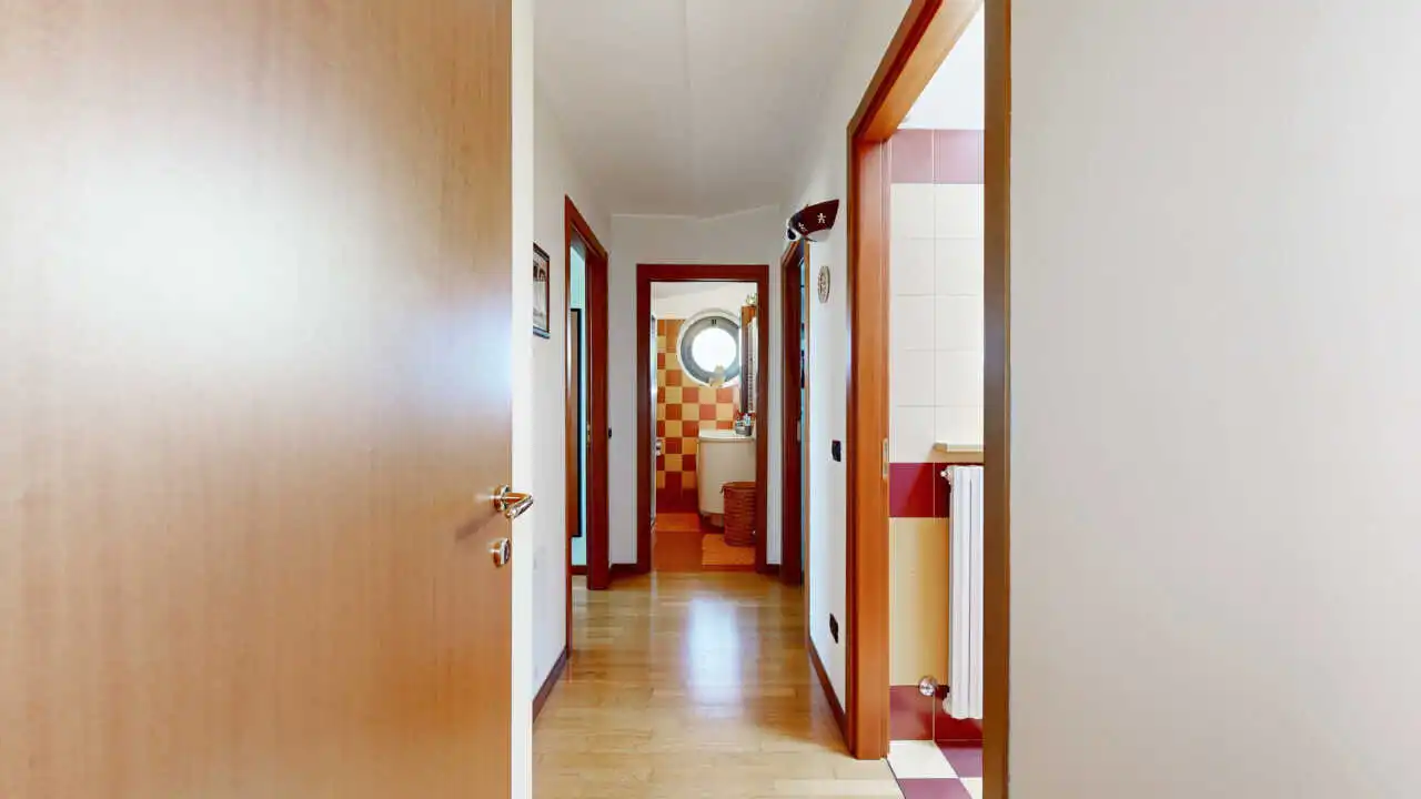 appartamento-a-lissone-ultimo-piano-con-terrazzo-monza-e-brianza (28)